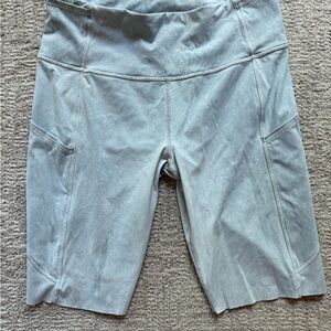 Lululemon Athletica Women's High-Waisted Spandex Shorts